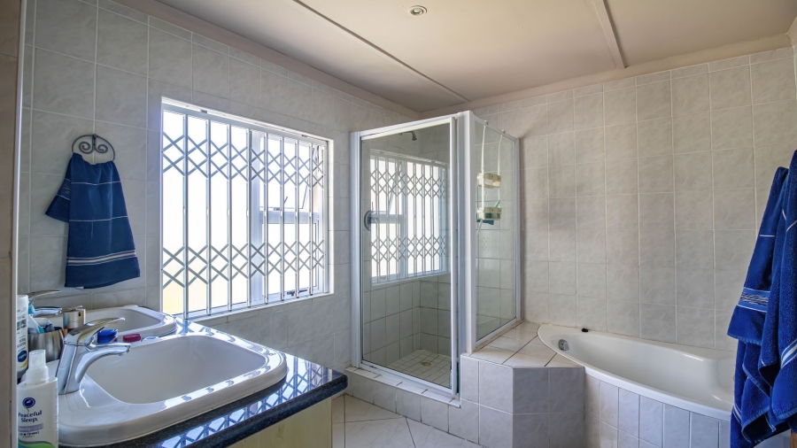 4 Bedroom Property for Sale in Quigney Eastern Cape